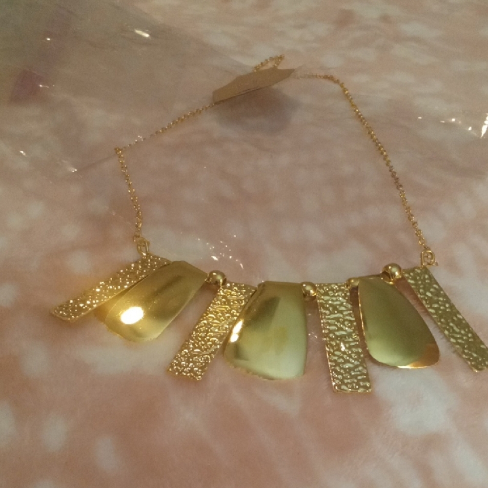 Elegant Gold Necklace